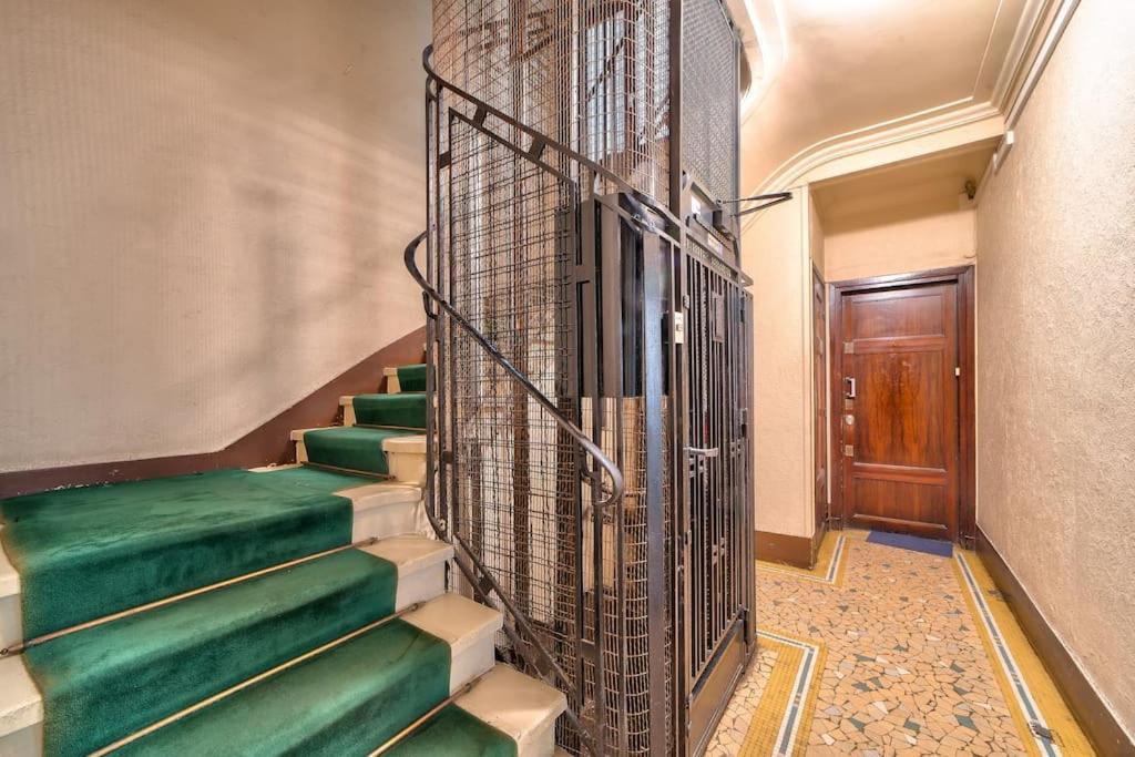 Appartamento Spacieux Avec Balcon / Batignolles Parigi